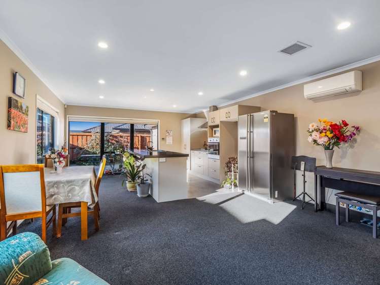 33 Faringdon Boulevard Rolleston_4