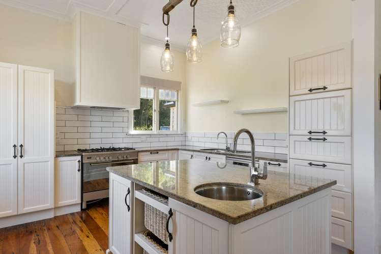 1106 Egmont Road Egmont Village_8