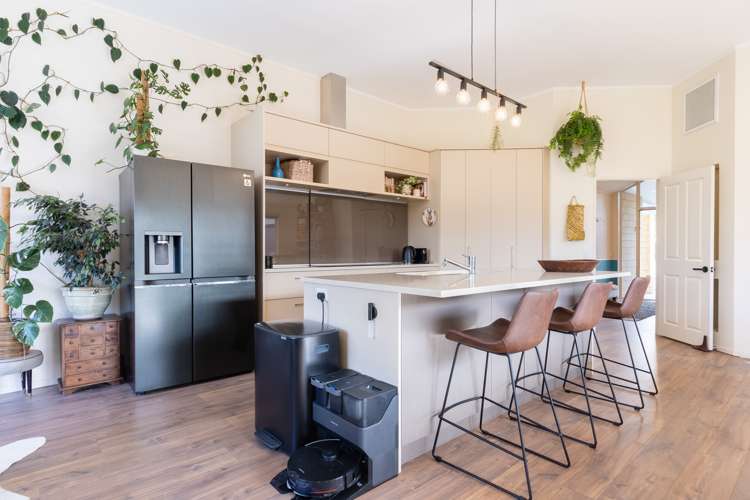 196 Tutere Street Waikanae Beach_10