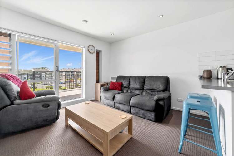 E12/71 Spencer Road Oteha_5