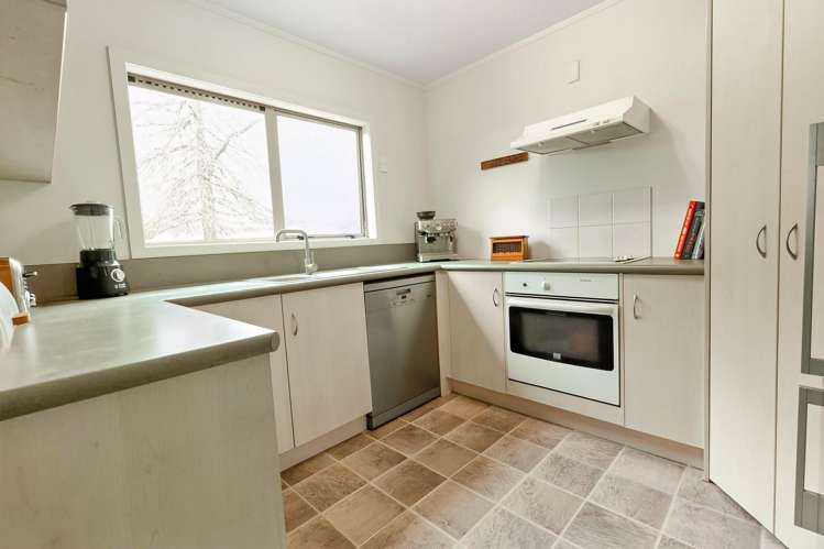 8 Coates Lane Te Poi_2