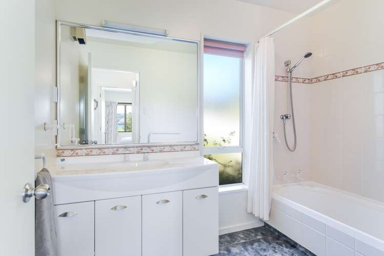 913 Harington Point Road Harington Point_10