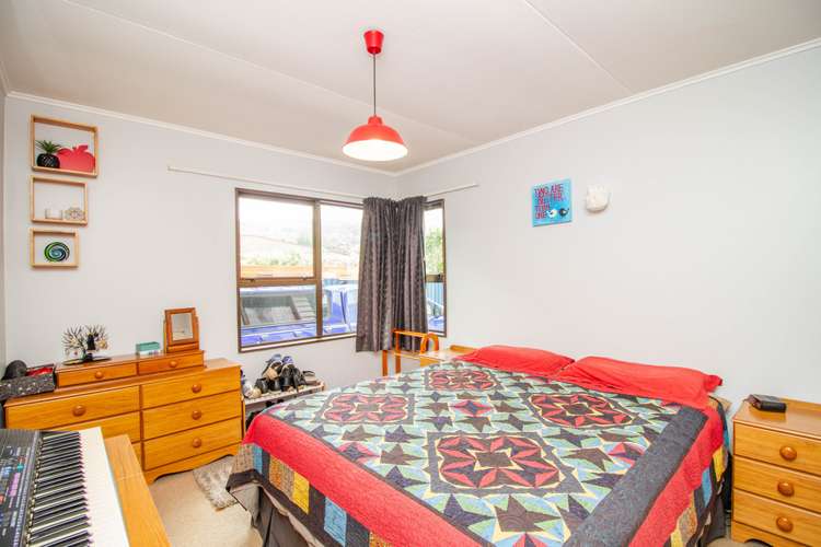 28 Norfolk Saint Arakura Wainuiomata_8