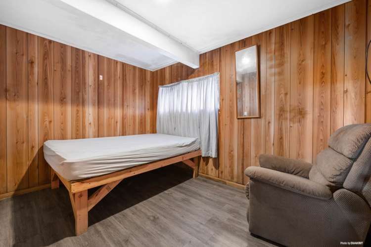 8 Tindall Crescent Otara_8