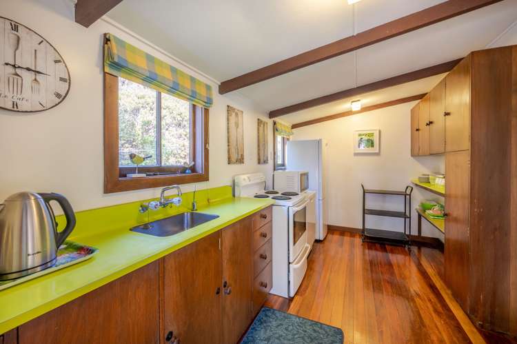 37 Penlington Place Akaroa_11