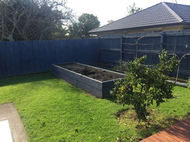 76a Neil Avenue Te Atatu Peninsula_1