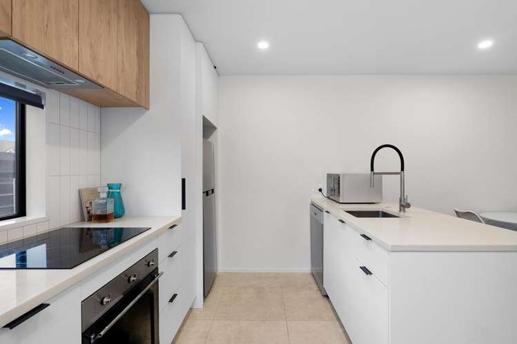 2/24 Devonport Lane St Albans_6