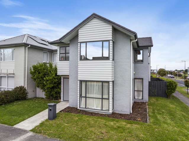 North Facing Modern Corner Home in Addison!