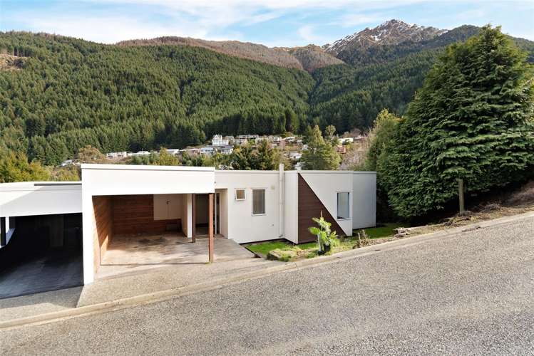 10a Mackinnon Terrace Fernhill/Sunshine Bay_13