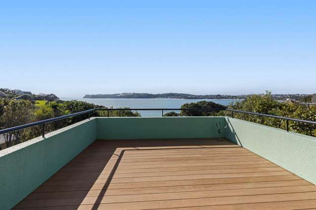 Coastal Living: Sea Views & Swann Reserve