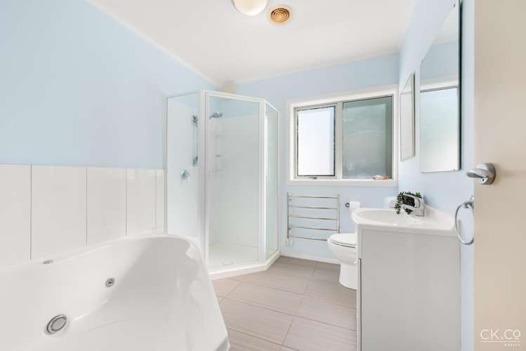 18 Arahiwi Grove Tirohanga_17