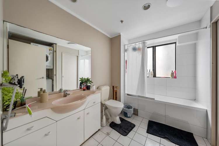 Unit 10B/6 Whitaker Place Grafton_10