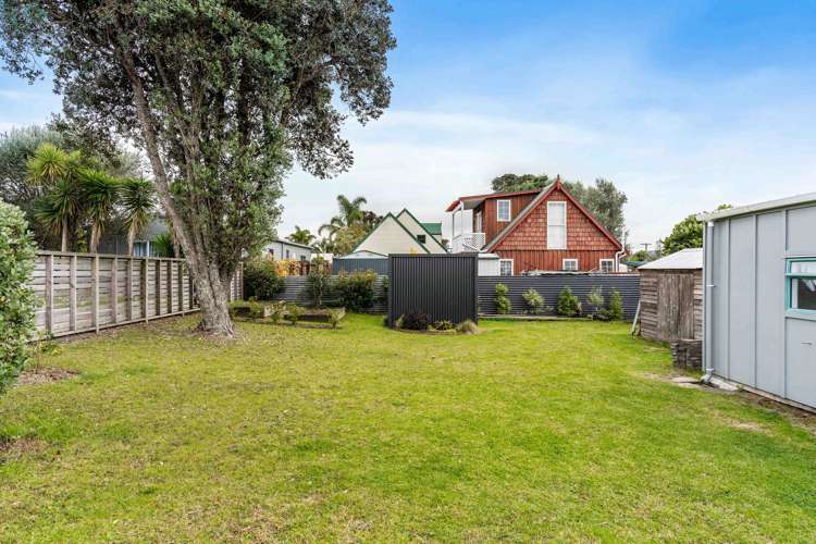 221 Linton Crescent Whangamata_12