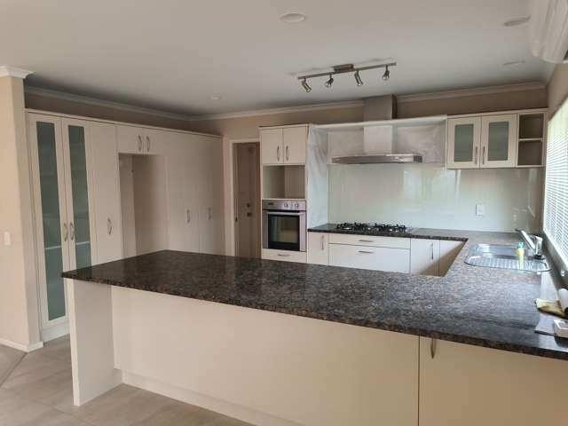 8 Seresin Crescent Flat Bush_3