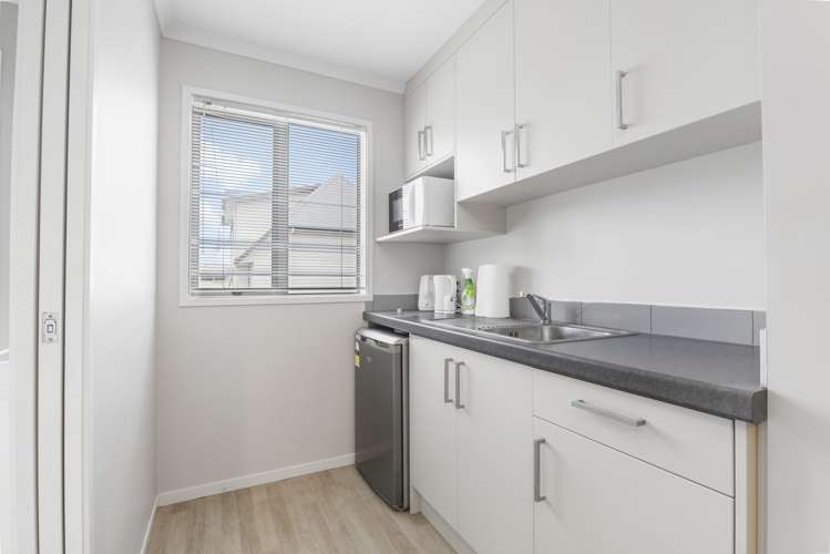 3/181 Knighton Road Hillcrest_6