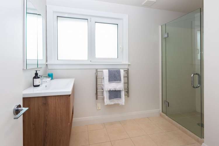 11 Lloyd Street Strowan_23