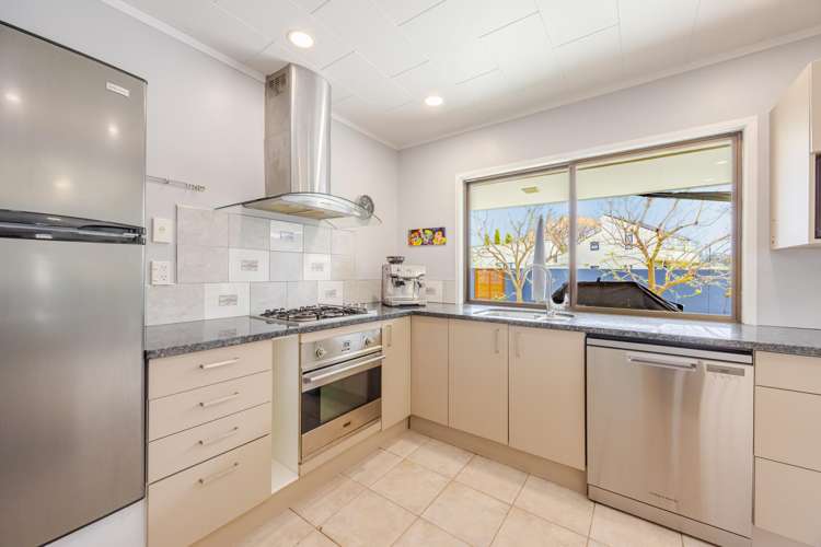 8 McKeefry Avenue Greenmeadows_11