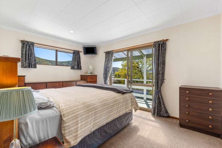 296 Waikawa Road Waikawa_12