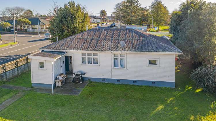 76 Parker Avenue Levin_12