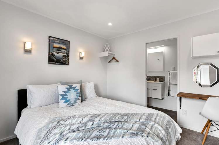 11 Leatham Avenue Strandon_3