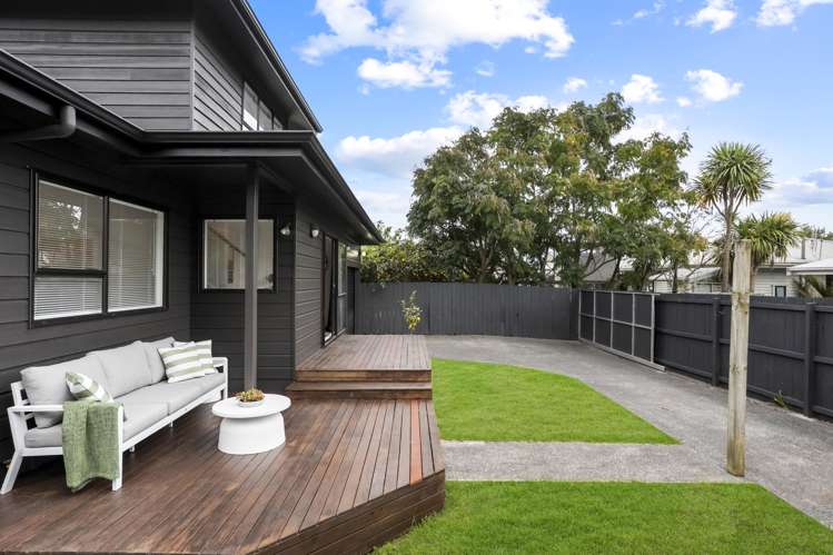 2/6 Newcastle Terrace Mount Albert_11