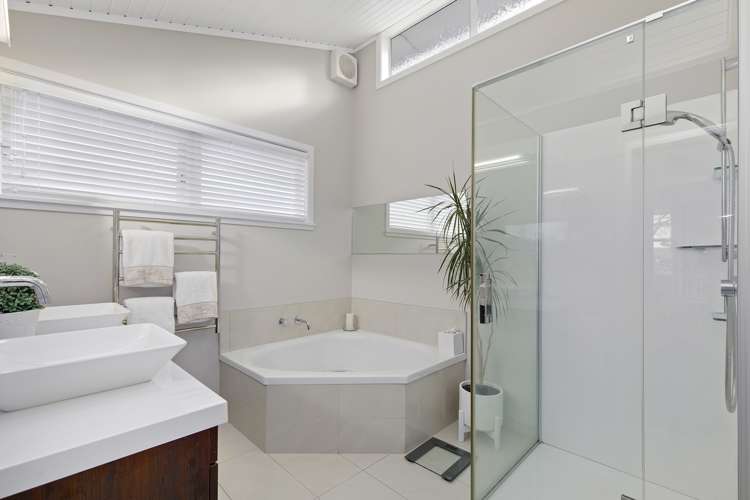 4 Harewood Grove Pinehaven_11