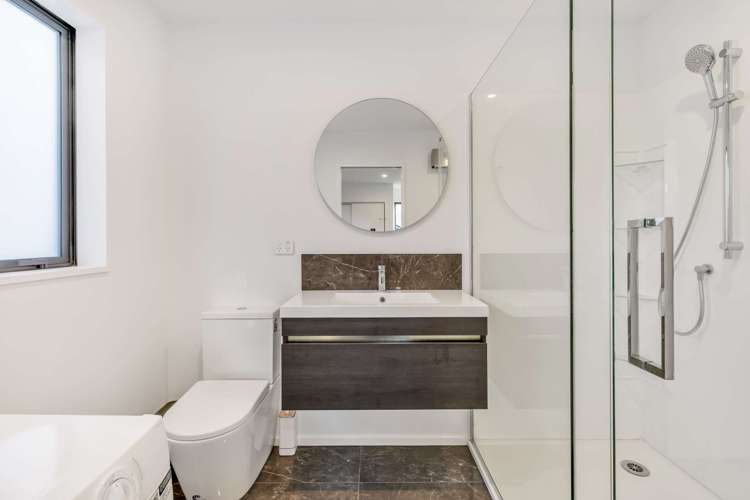 36 Magnum Drive Cromwell_14