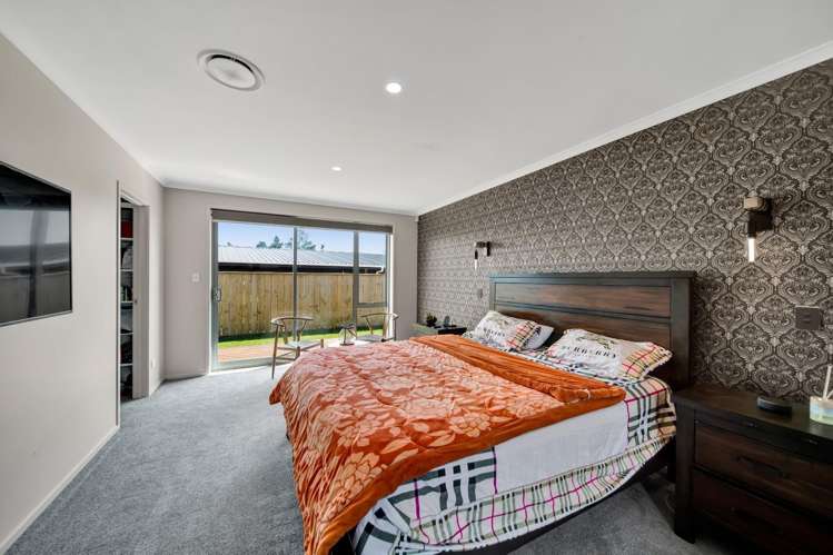 33 Honeyfield Drive Whalers Gate_8