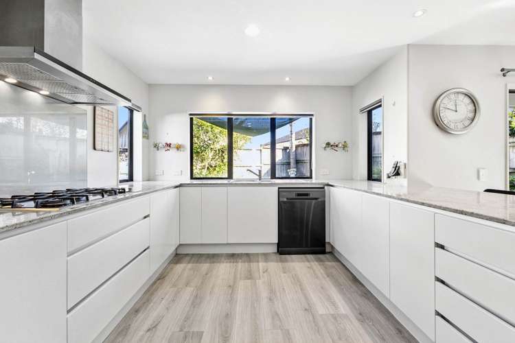 37 Amaretto Avenue Flat Bush_3