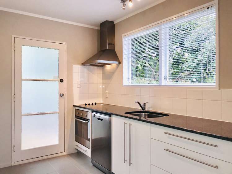 1/58 Clonbern Road Remuera_5