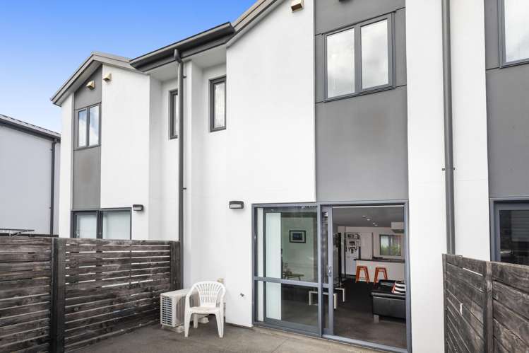 27/17 Bunyan Street Waltham_11