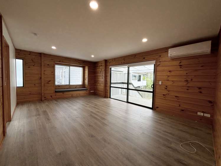 1036B Great North Road Point Chevalier_1