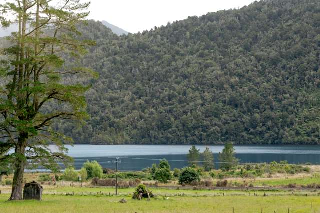 Lake Poerua - Only 5 Sites Remain!