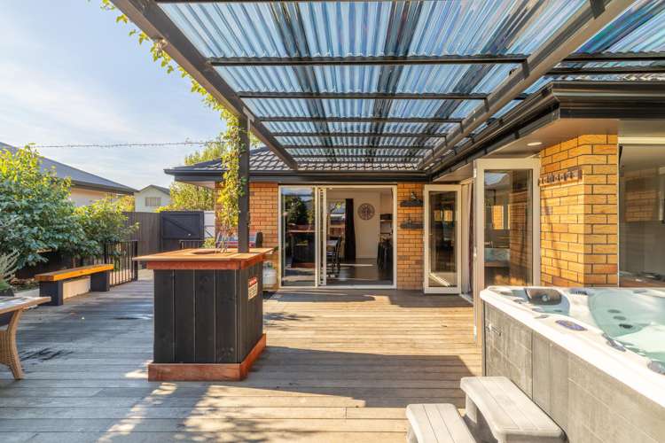 56 Travis Country Drive Burwood_26