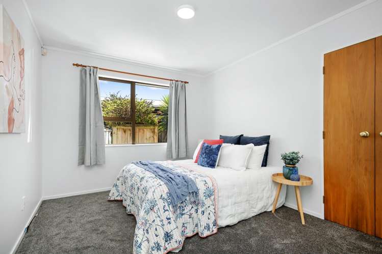 2/13 McManaway Grove Stokes Valley_10