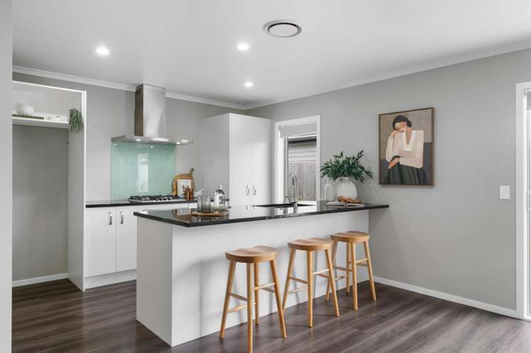 7 Ron Fawcett Way Wainuiomata_6