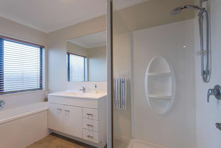 29 Roderick Place Onerahi_12