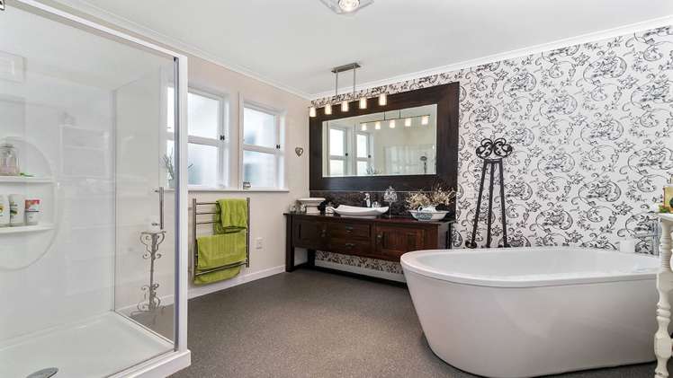 15 Robertson Street Glenholme_11