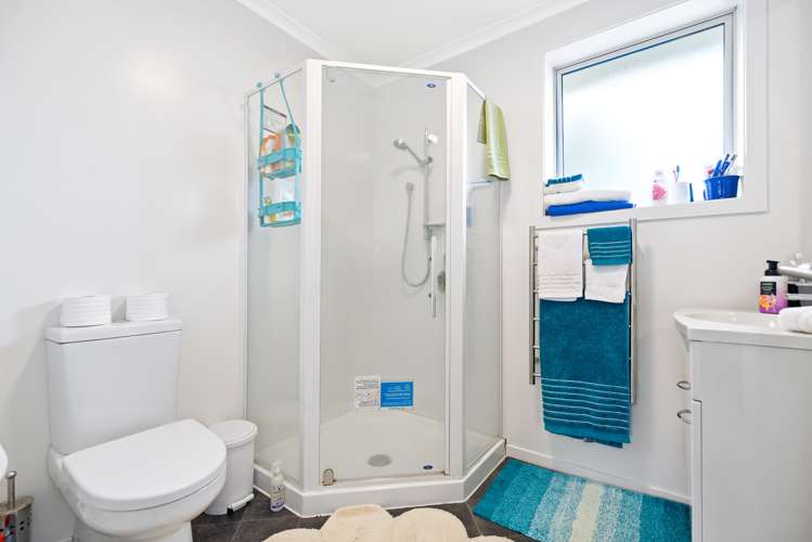 37 Chiefs Court Hamilton East_11