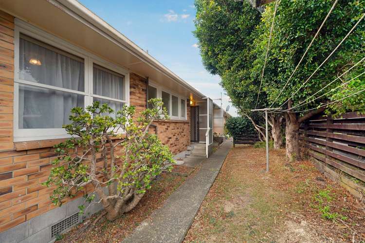 3/77 Royal View Road Te Atatu South_11