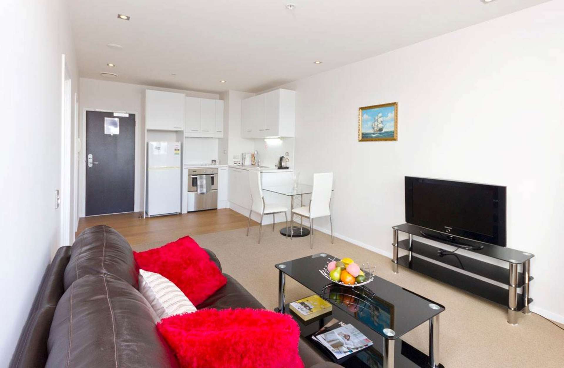 27D/16 Gore Street City Centre_0