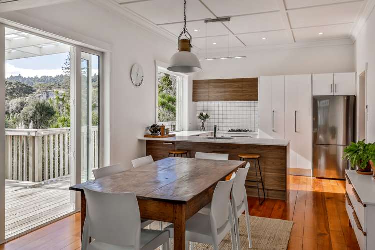 14 Landing Road Titirangi_8