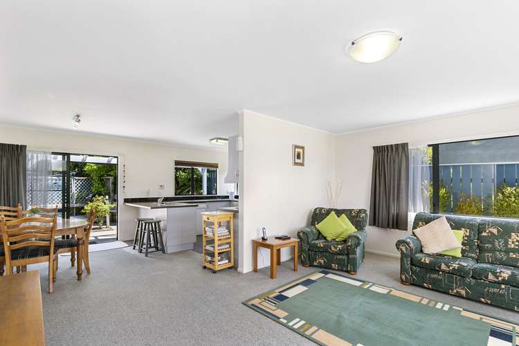 136 Queens Drive Lyall Bay_3