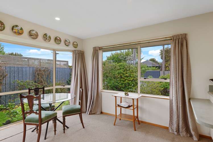 1/5a Rossiter Avenue Redwood_4