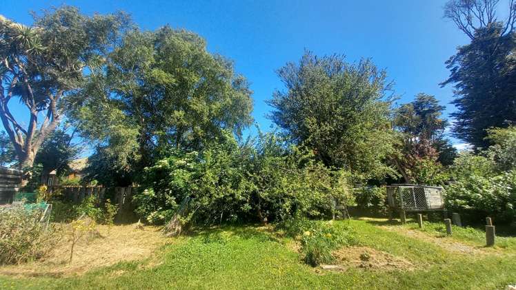 11,13 Birch Street Tuatapere_18