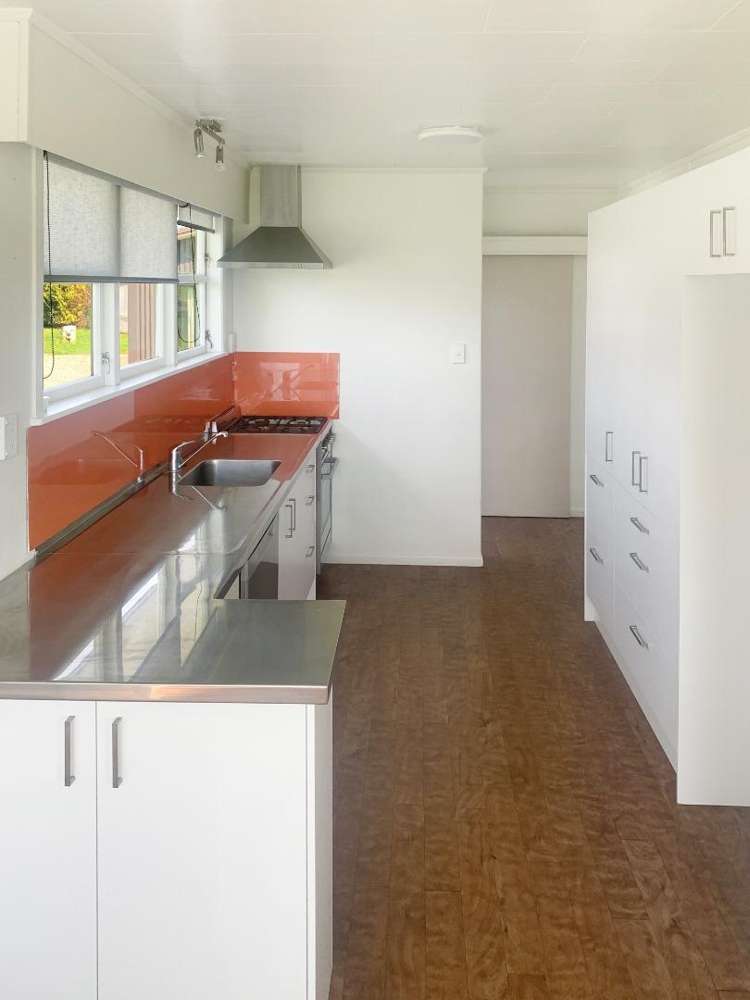 151 Longlands Road East 10486_2