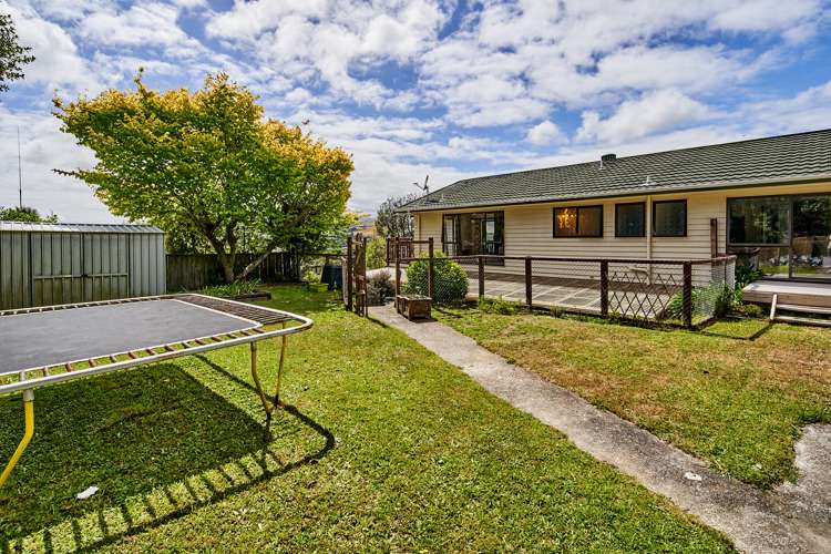 16 Brasenose Place Tawa_2