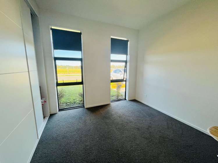 4 Eileen Way 11103_5