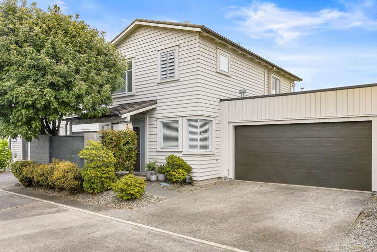 2/51 Cranbrook Place_0