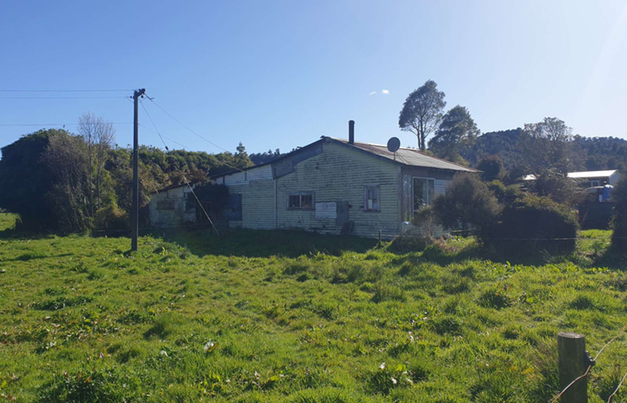 ‘It’s embarrassing’: $165,000 West Coast shack plagued by low-ball offers